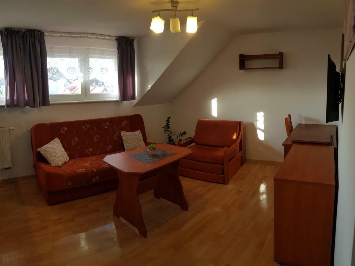 Pokoje Goscinne U Laury Rewal Habitación foto